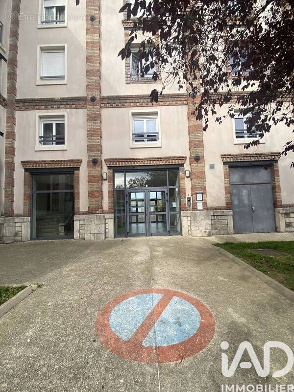 Photo 1 - Appartement à LA CHAPELLE-SAINT-LUC