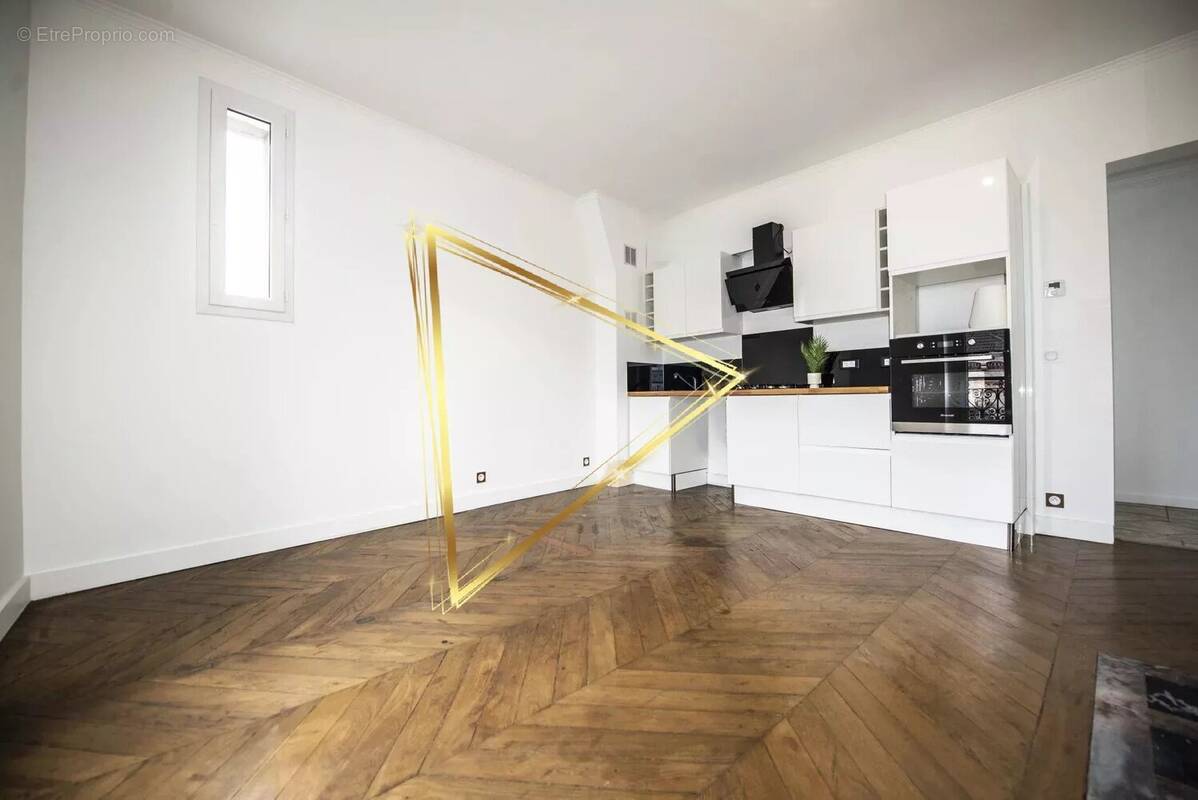 Appartement à PARIS-8E