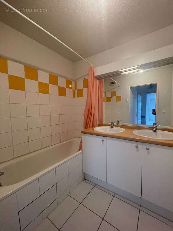 Appartement à SAINT-MACAIRE