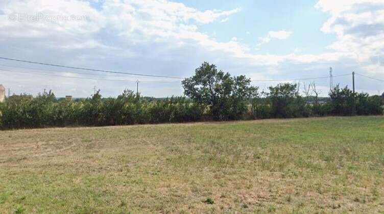 Terrain 1215 m² à Saubens  - photo 2