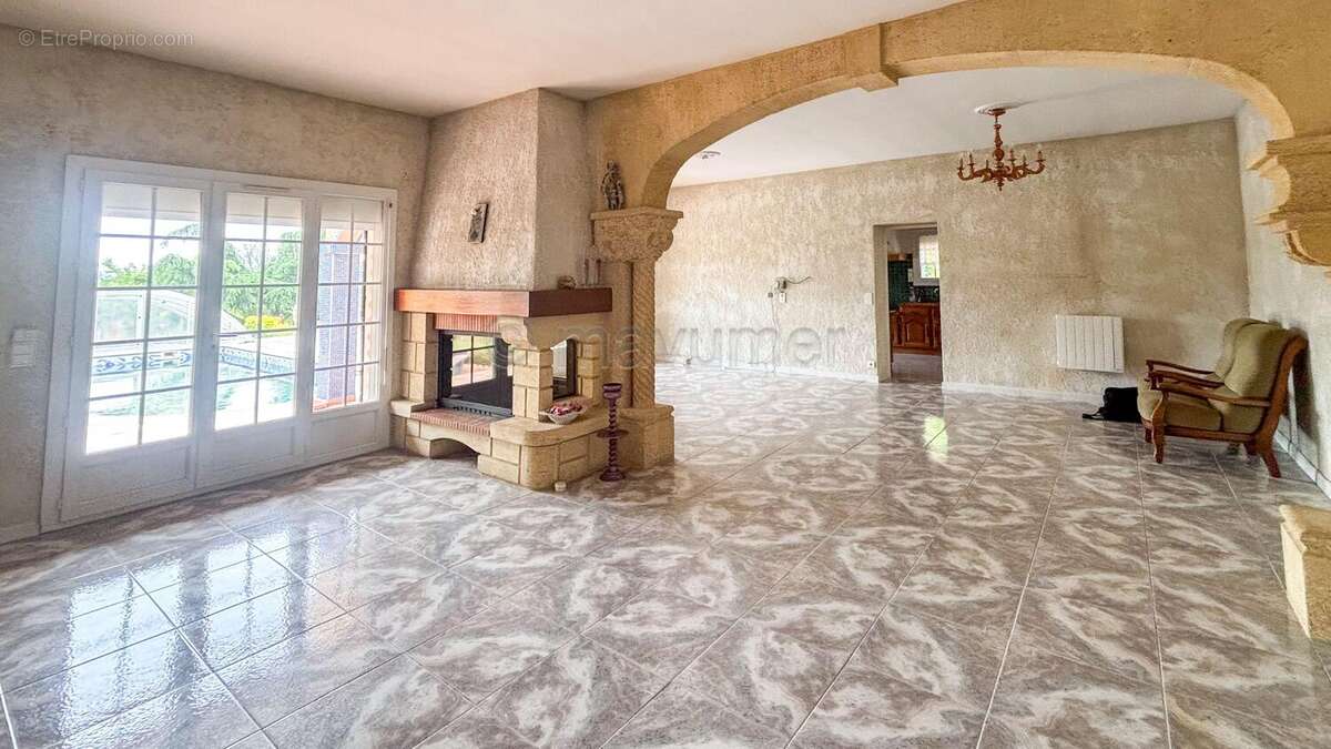 Maison individuelle de plain pied - piscine -garages - 4000m2 de terrain - Istres n°9 - Maison à ISTRES