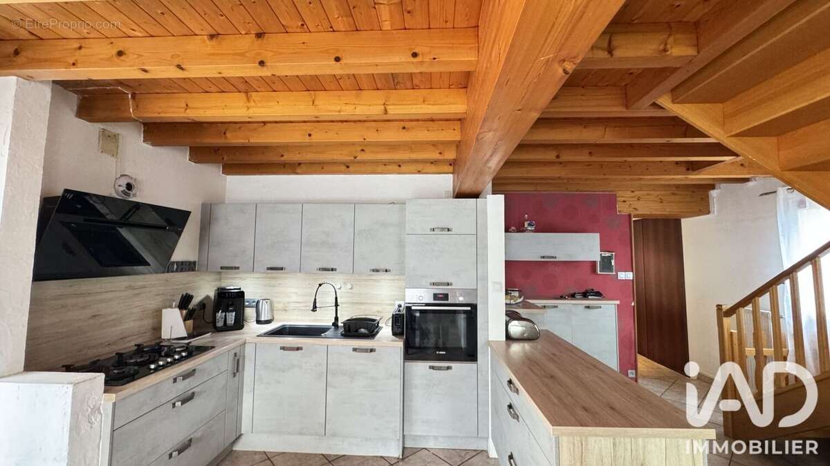 Maison 130 m² à Marnaz  - photo 4