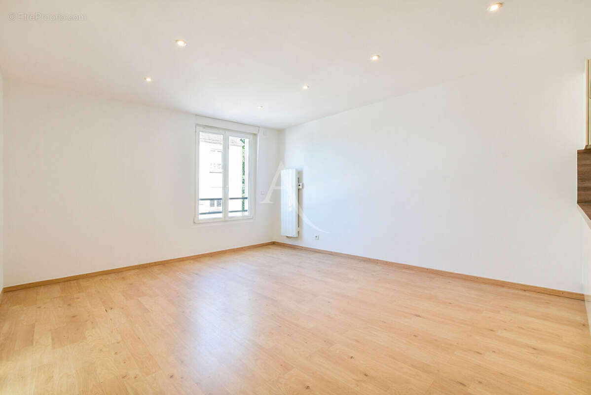 Appartement 2 pièces à vendre à Pontault-Combault, proche gare - photo 3
