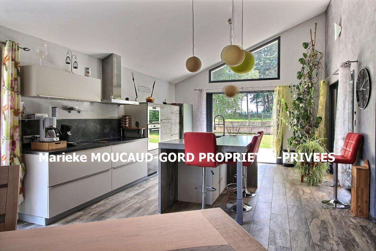 Maison à CRAPONNE-SUR-ARZON