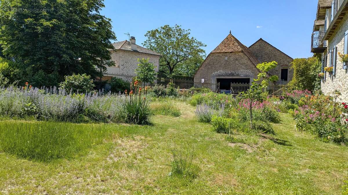 Maison à LAROQUEBROU