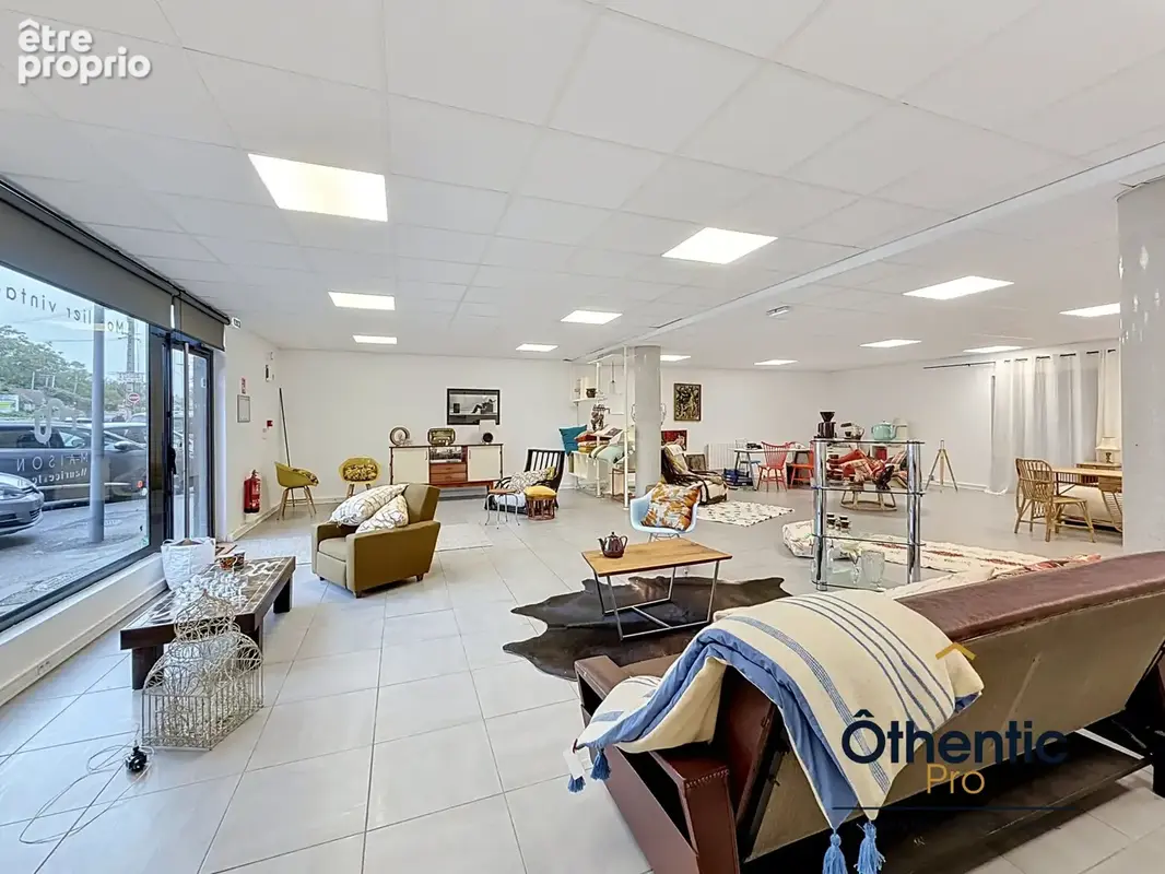Bourgoin-jallieu — à vendre, local professionnel de 157 m2 - photo 5