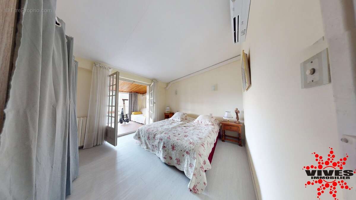 Maison de caractère de 170m2 avec belle cour et immense garage - photo 9