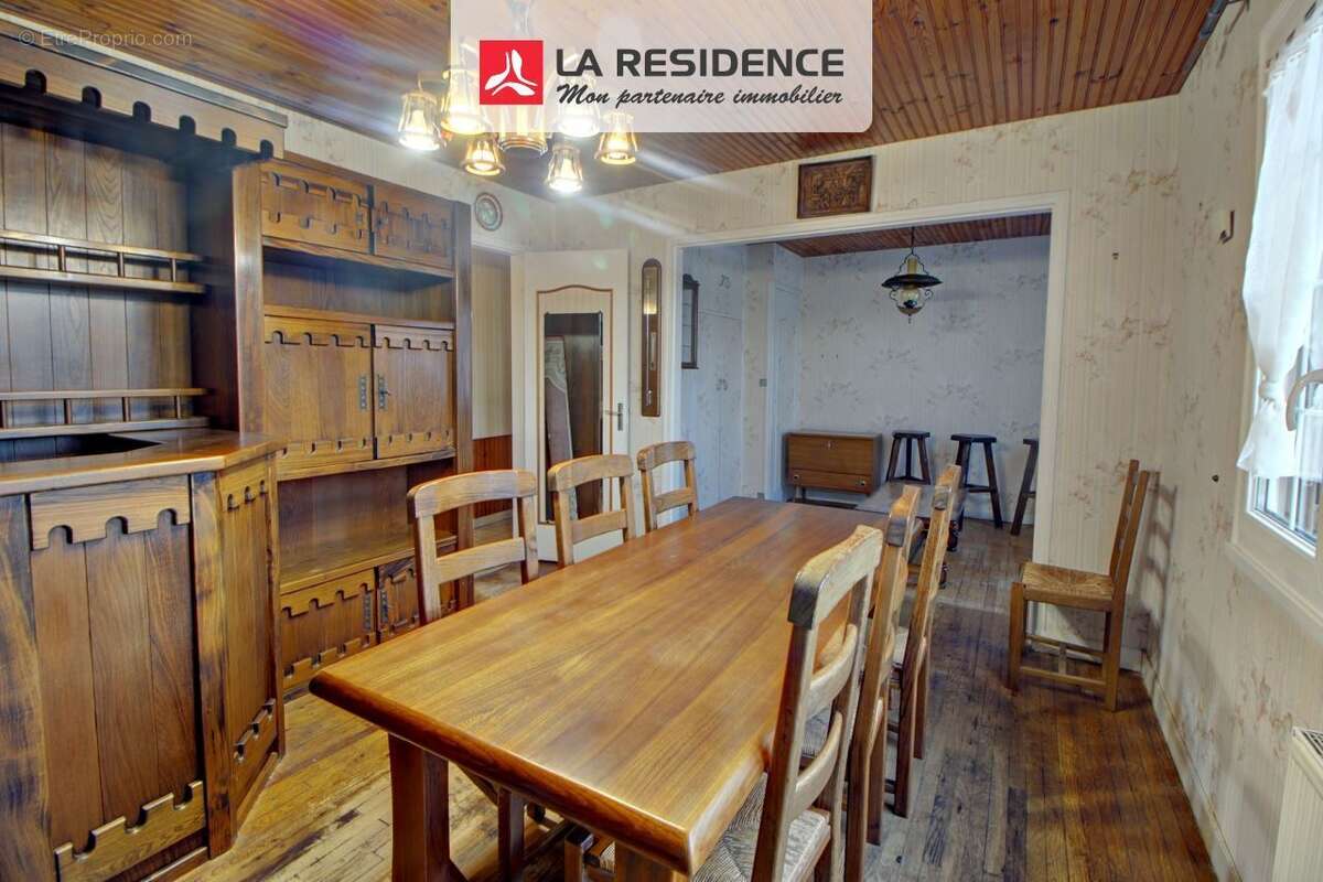 Maison à COURCELLES-SUR-SEINE