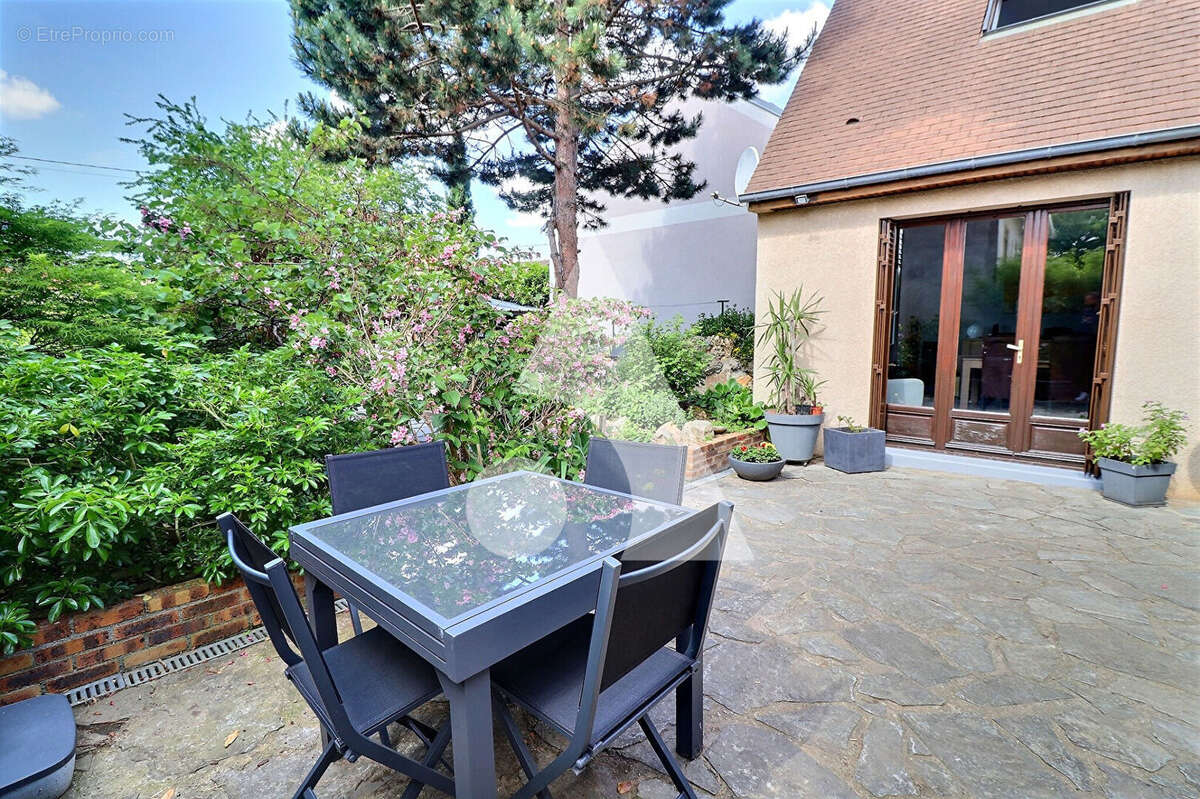 Maison à LE PLESSIS-BOUCHARD