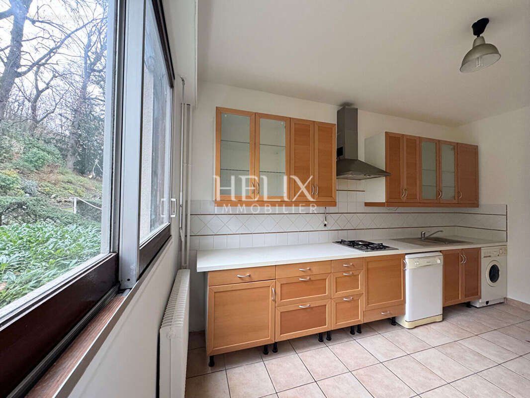 Appartement à LE MESNIL-LE-ROI