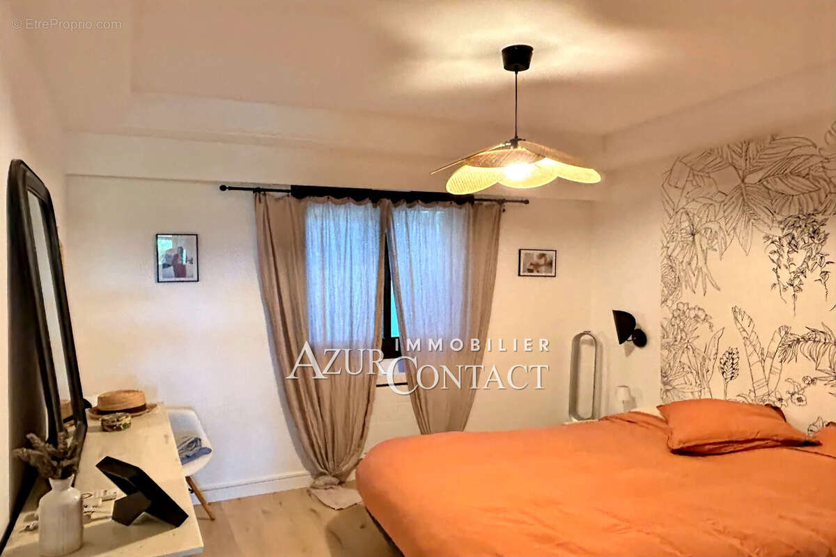 Appartement à MOUGINS