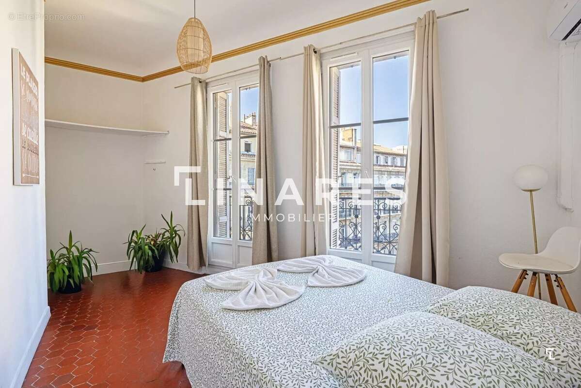 HELENA - Appartement T3 de 105m² - Balcon - 13001 Vieux-Port - photo 4