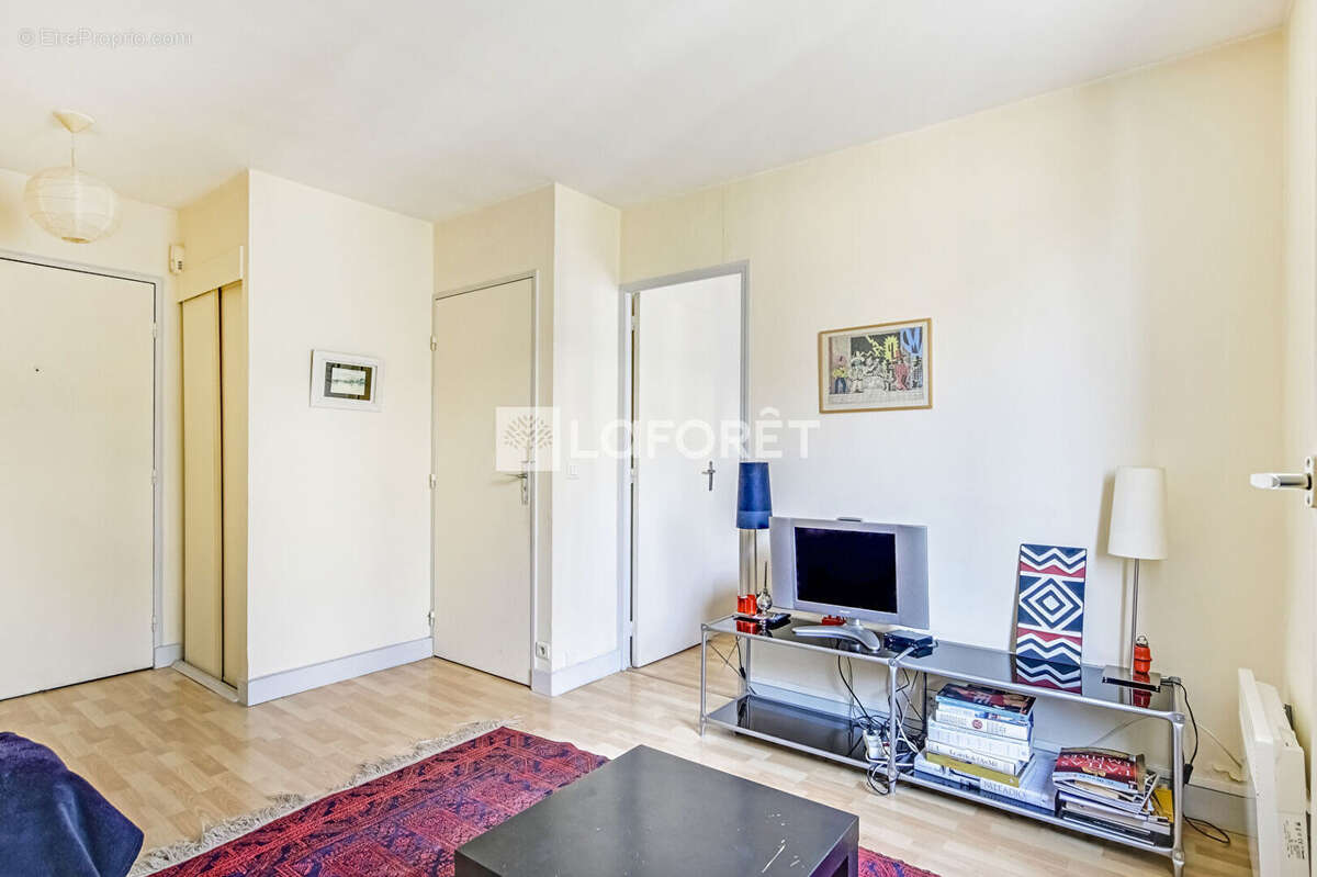 Appartement à PARIS-14E