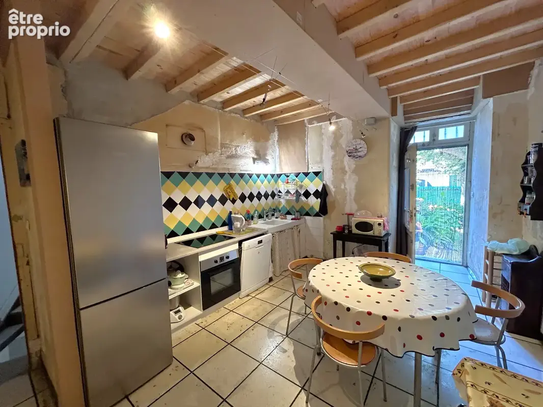 Bâtisse au cœur du village - photo 3