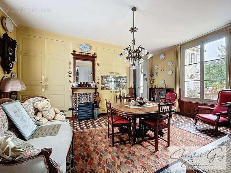 Maison à LA CHARTRE-SUR-LE-LOIR