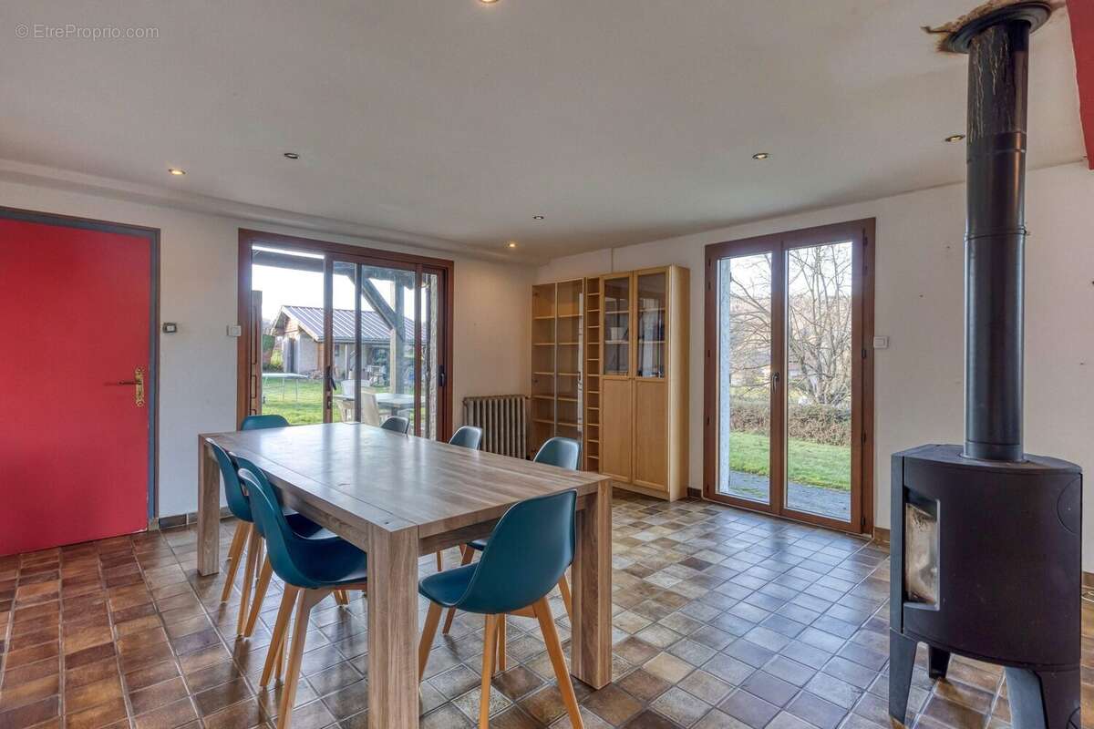 Maison à SAINT-BUEIL