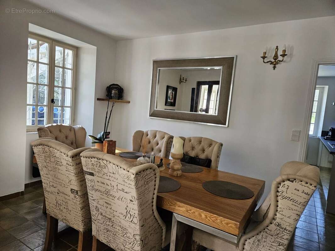 Maison à CASTELNAU-RIVIERE-BASSE