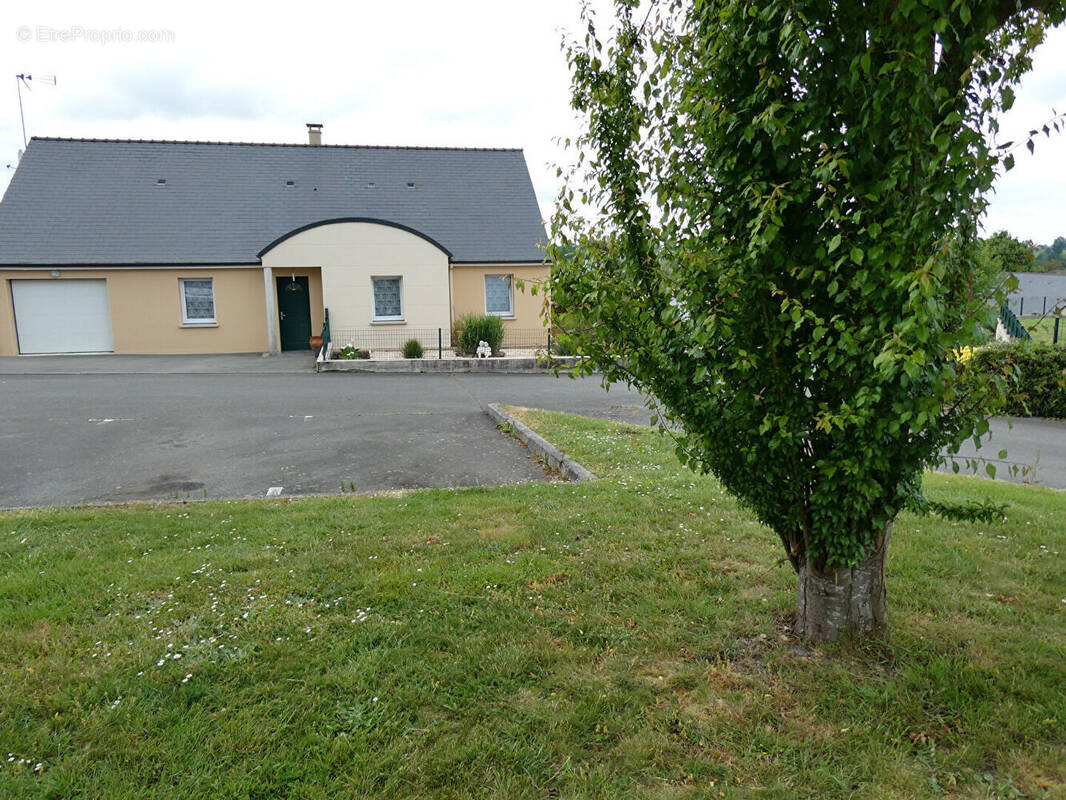 Maison à SAINT-FRAIMBAULT-DE-PRIERES