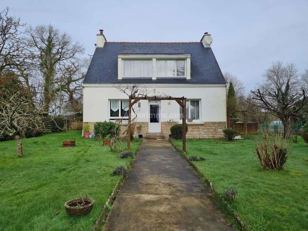 Maison à CAMORS