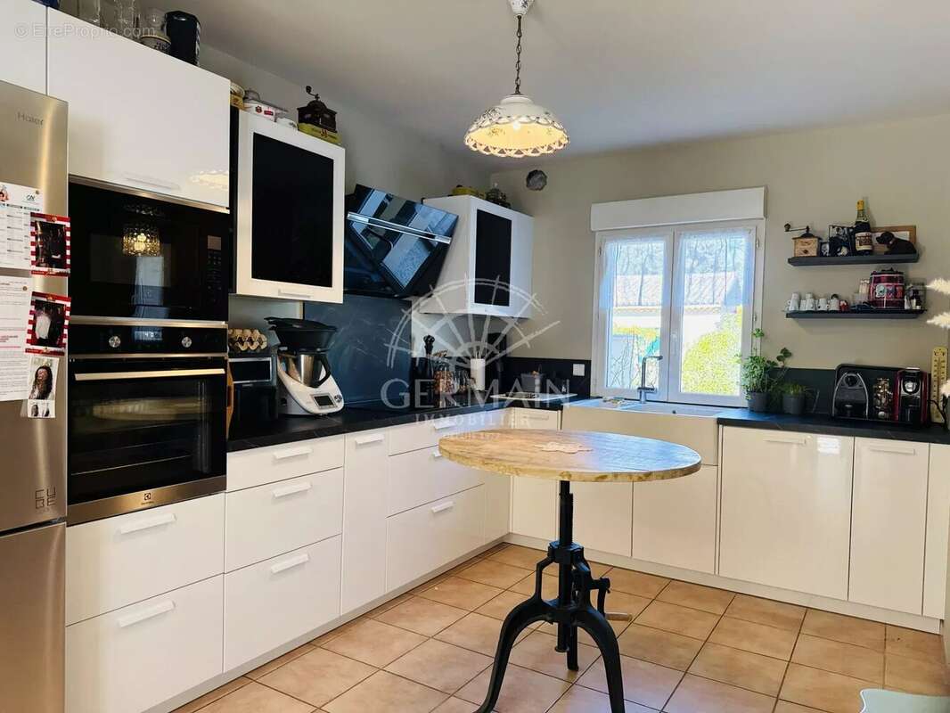 Maison à L'ISLE-SUR-LA-SORGUE