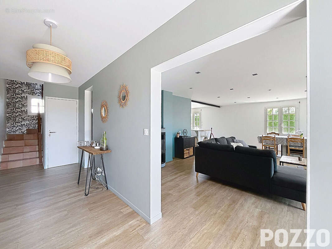 Maison Bréhal (50290) 8 pièce(s) 181 m2 terrain 1050 m² - photo 4