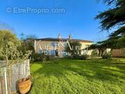 Photo 1 - Maison à LE POIRE-SUR-VELLUIRE