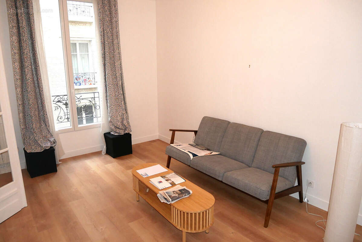 Appartement à PARIS-17E