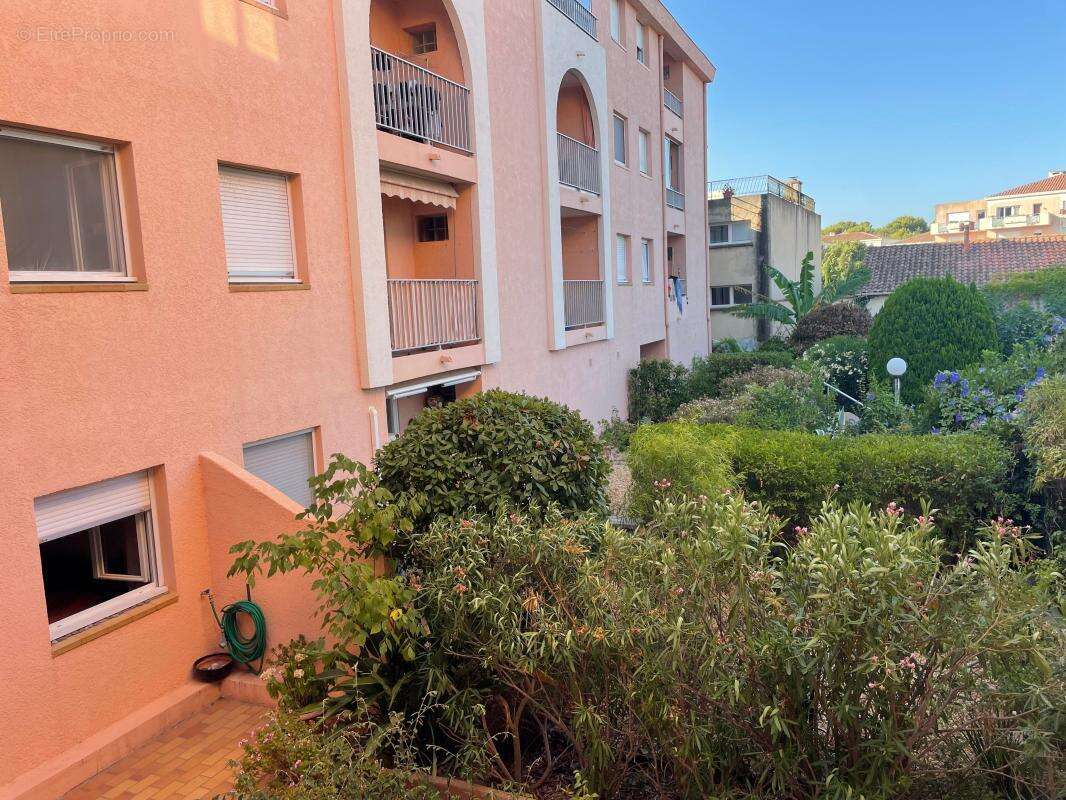 A vendre six-fours-les-plages 83140 appartement 2 pieces renove garage - photo 3