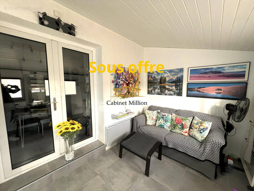 Maison à VIC-LA-GARDIOLE