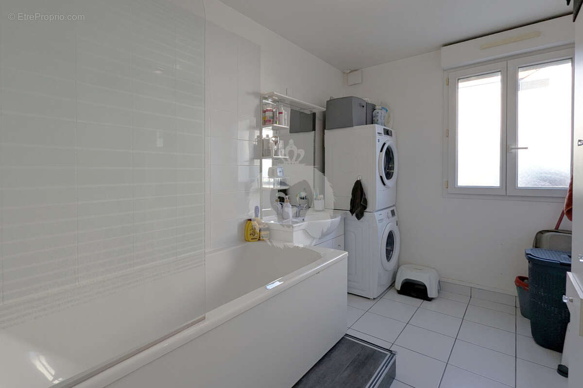 Appartement à SAINT-MAUR-DES-FOSSES