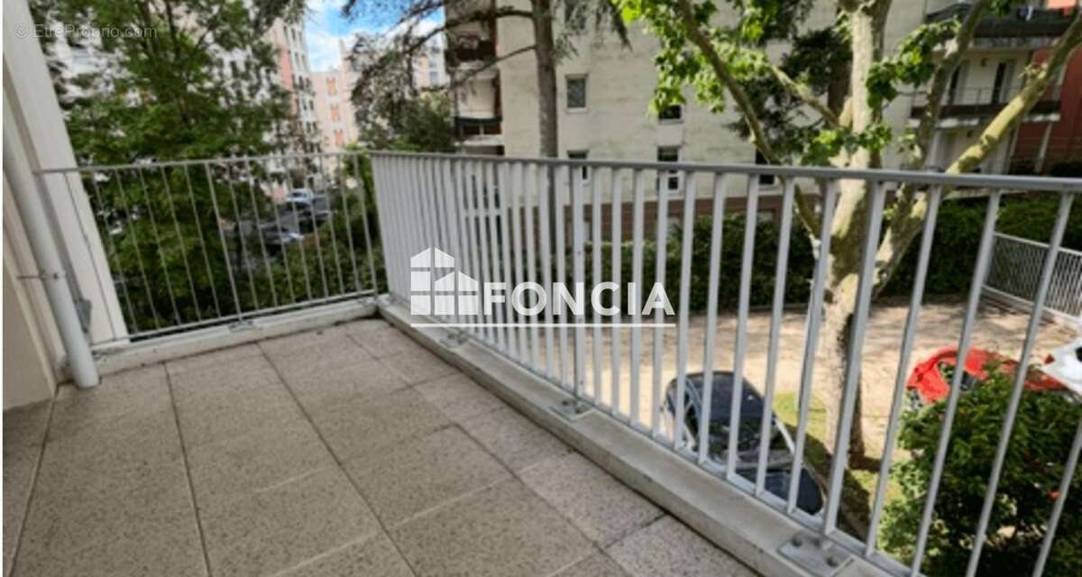 Appartement à DECINES-CHARPIEU
