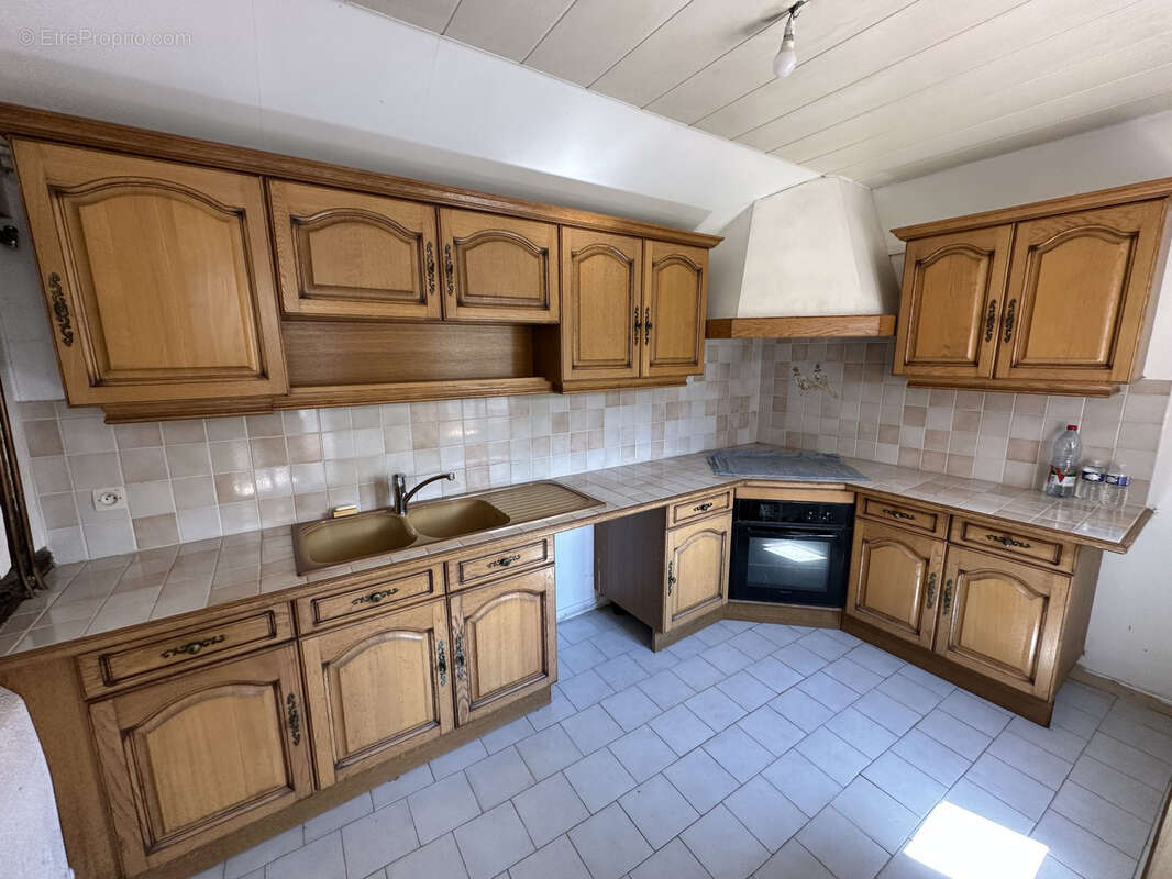 Maison pleine de charme T4 sur 1900 m2 de terrain - photo 3