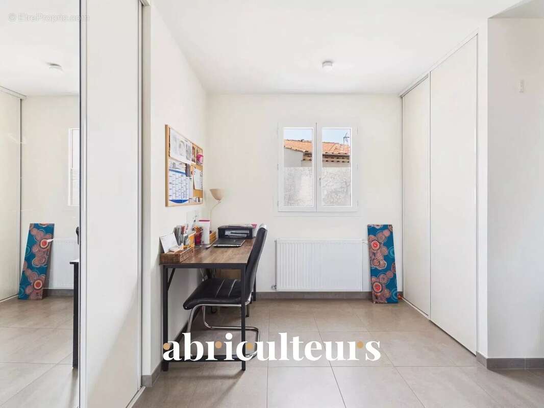 Appartement à PELISSANNE