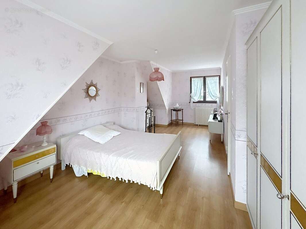 Maison à L'HAY-LES-ROSES