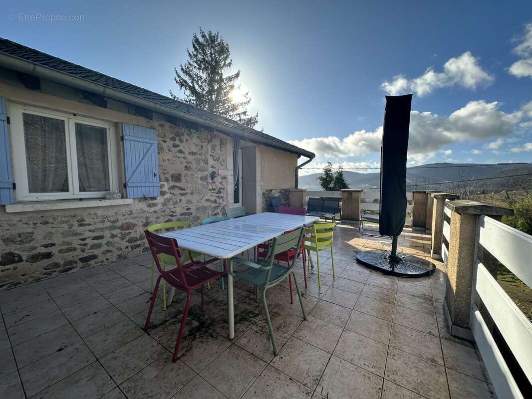 Terrasse Ouest (location)  - Maison à BEAUJEU