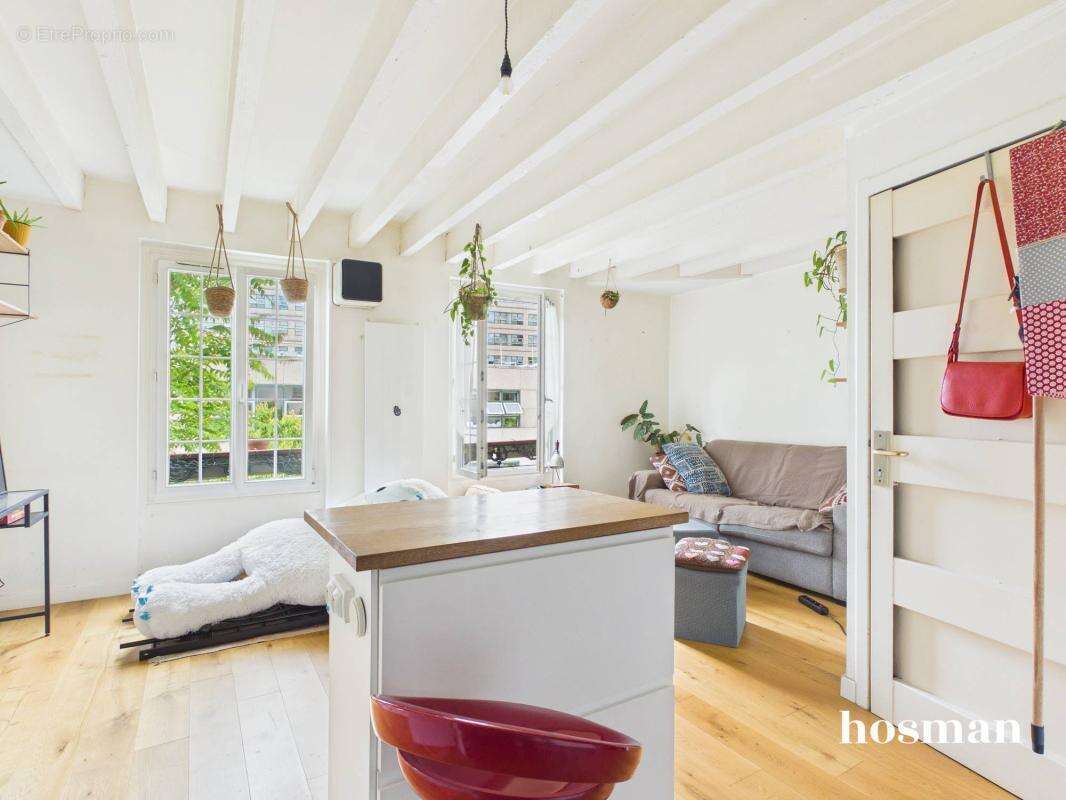 Appartement à PARIS-19E