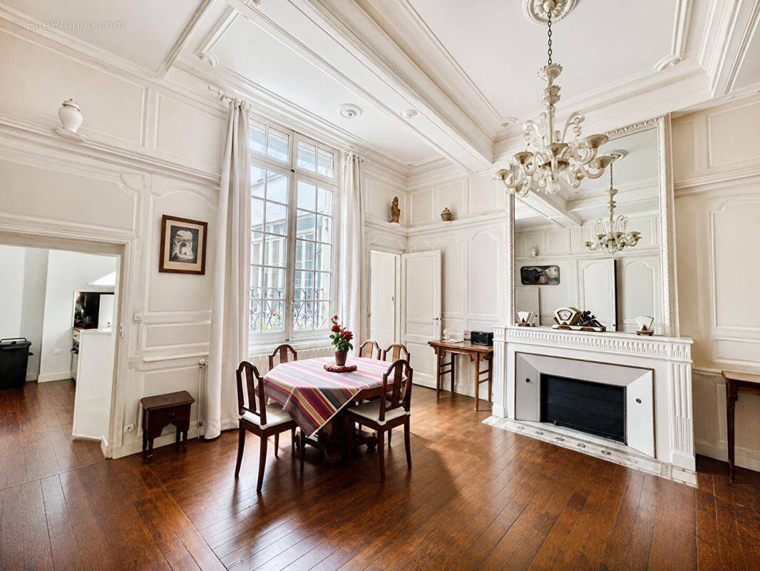 Appartement à BORDEAUX