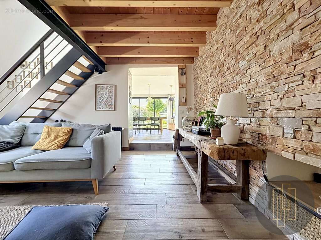 Maison à REYRIEUX
