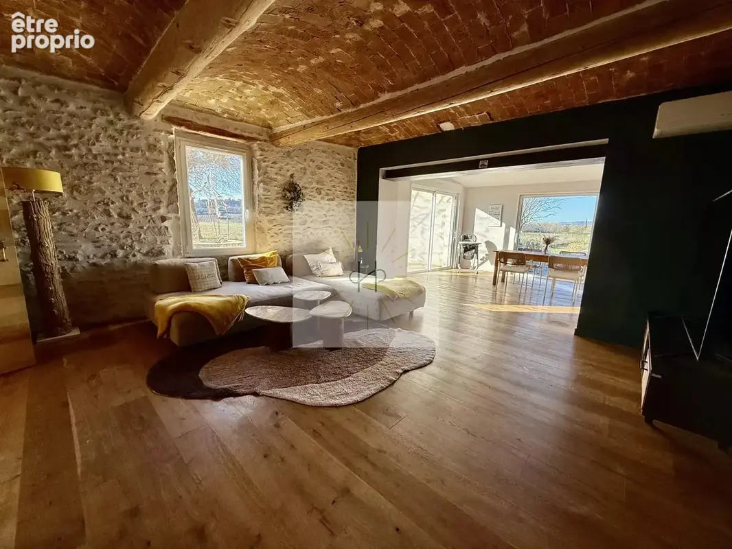 Maison 256 m² à La Batie-Rolland  - photo 4