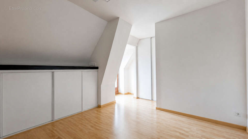 Maison à DINGE
