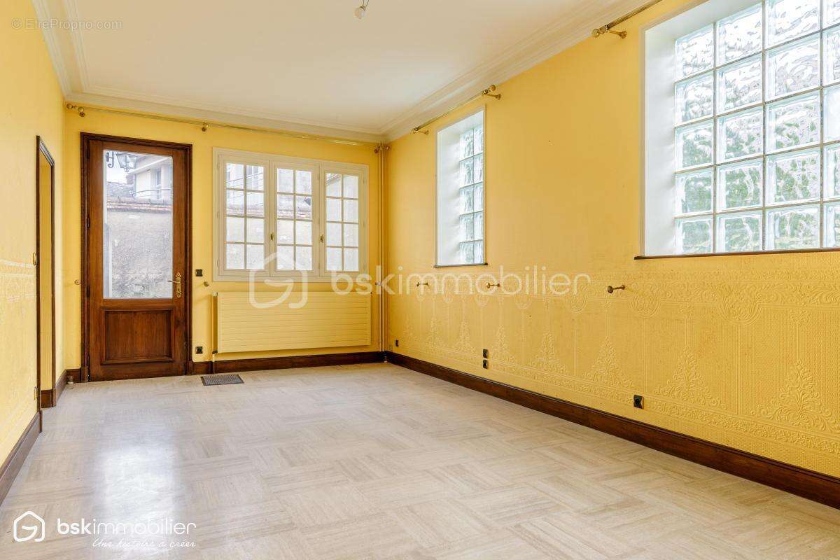 Maison de caractère 326 m² – Hyper-centre Châteauroux – Gros potentiel - photo 7