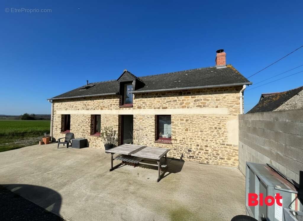 Maison à ERCE-EN-LAMEE