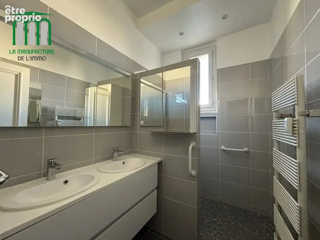 Appartement de type F4 de 102.23 m² avec deux balcons, garage/ Armeville-Foch-cité du design - photo 9