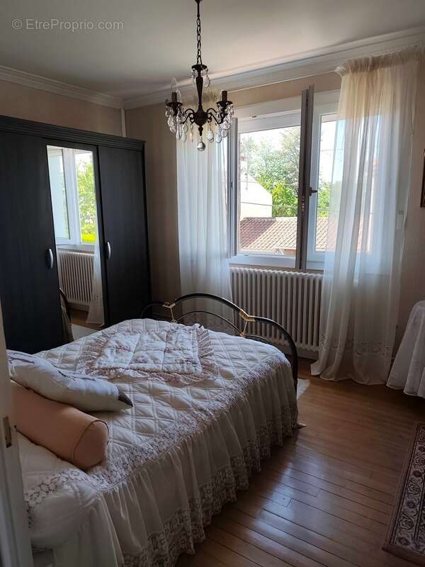 Maison à L'ISLE-D'ESPAGNAC