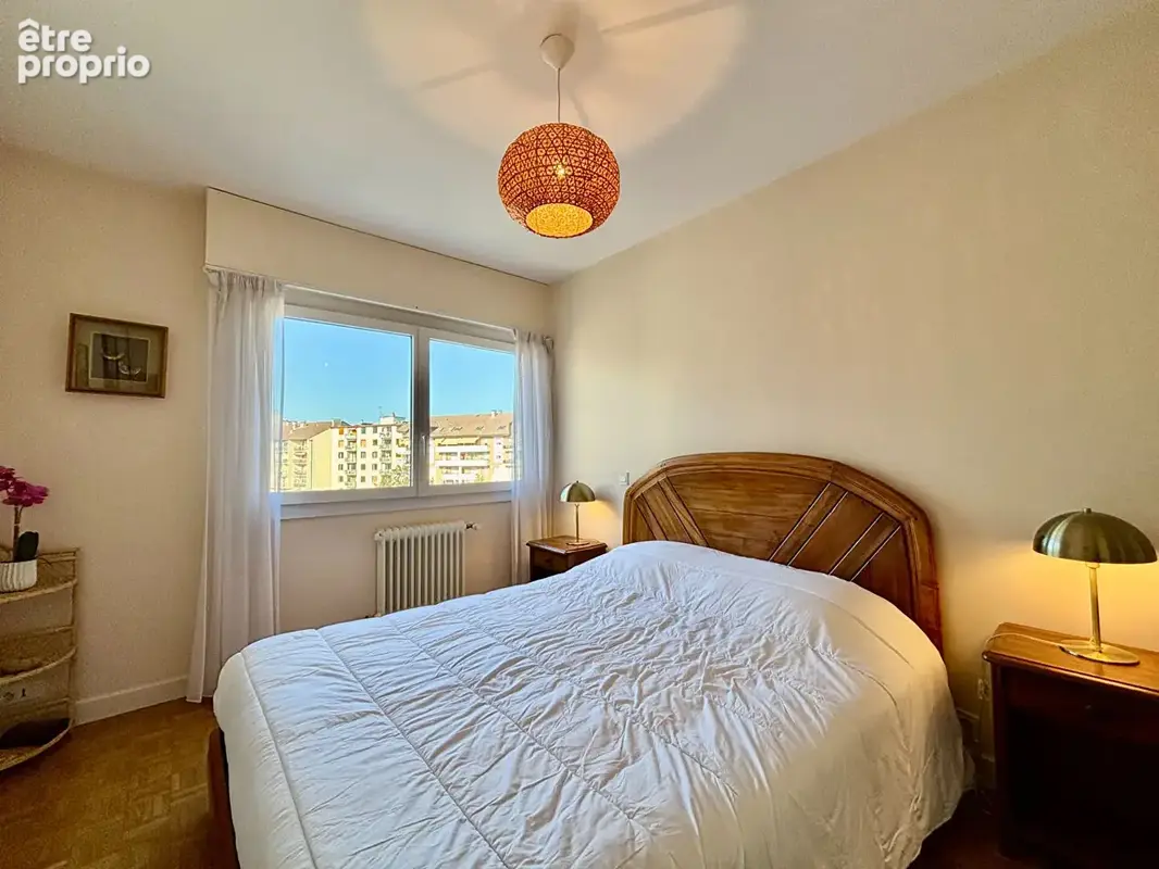 Hypercentre, Grand T4/5 traversant avec balcon fermé - photo 17