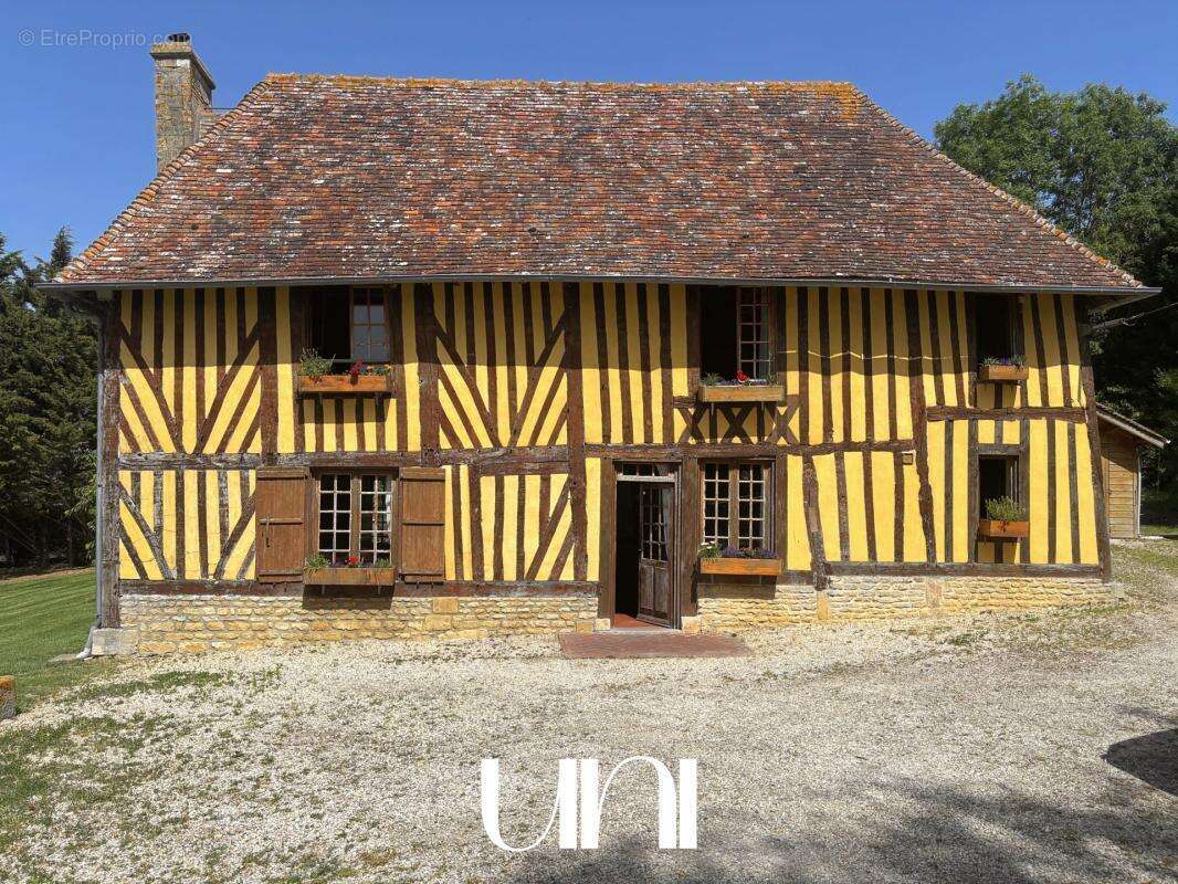 Maison à SAINT-PIERRE-SUR-DIVES