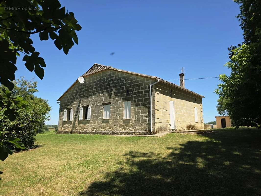 Maison de pierre de taille avec belle piscine - photo 13
