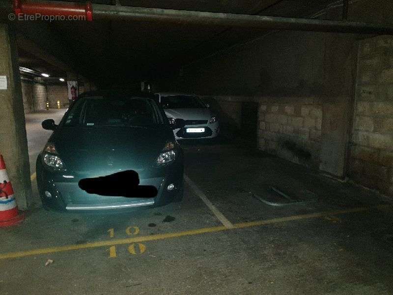 Parking à PARIS-10E
