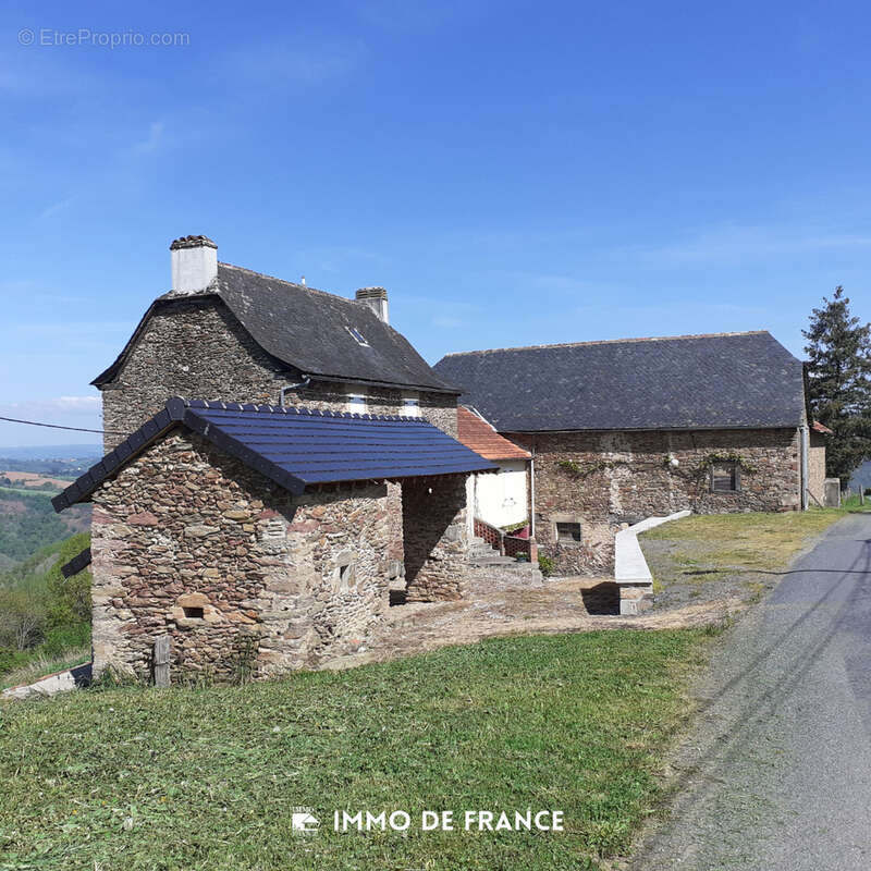 15 km conques- beau corps de ferme -140 m2-1,6 ha - photo 13