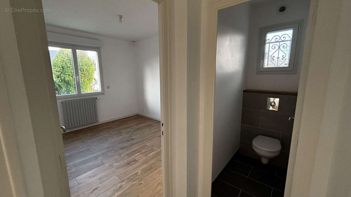 Maison à CHATEAUNEUF-DU-FAOU